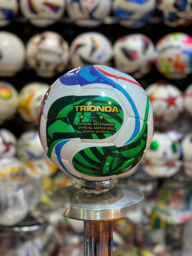 توپ فوتبال طرح جام جهانی 2026 تریوندا