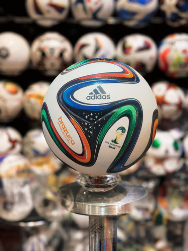 توپ فوتبال برازوکا طرح اصل | کیفیتعالی – سایز 5