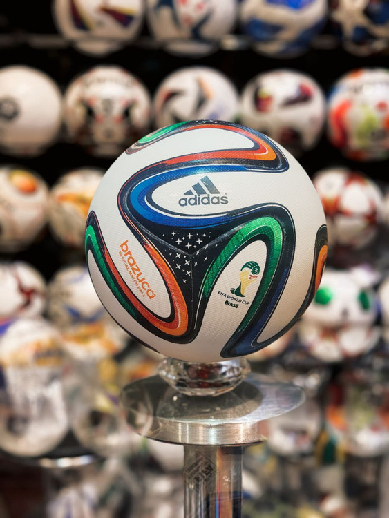 توپ فوتبال برازوکا طرح اصل | کیفیتعالی – سایز 5